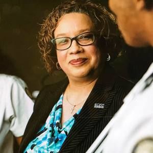 Meet your Posher, Monique